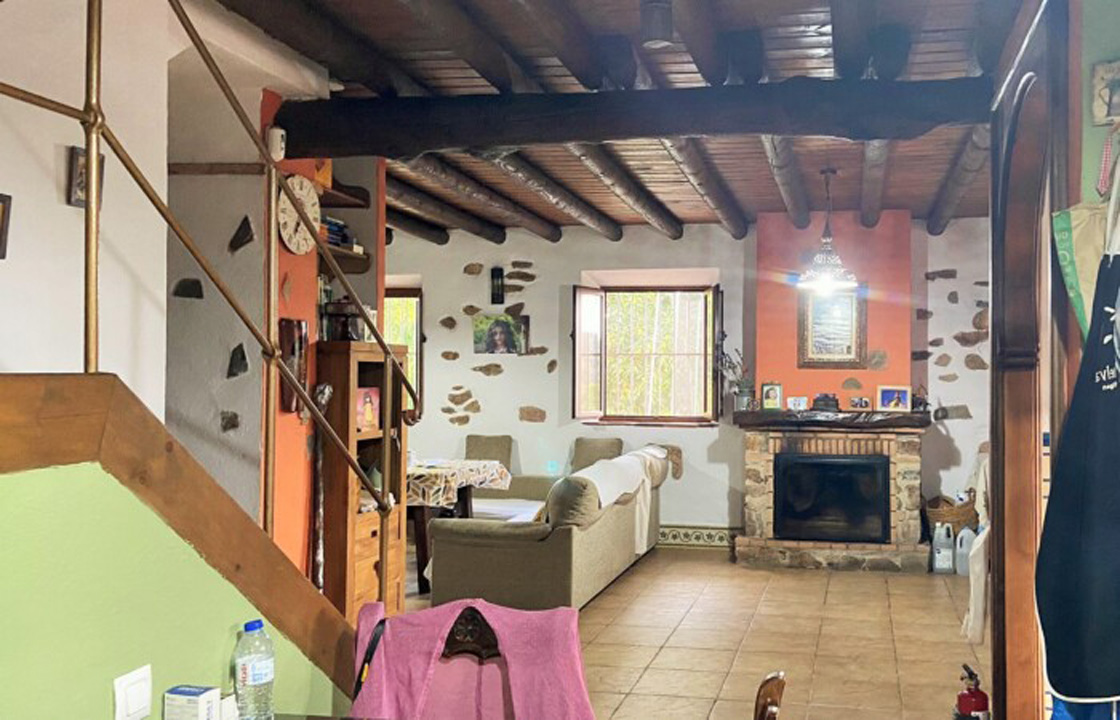 Preciosa casa rural entre castanos 16
